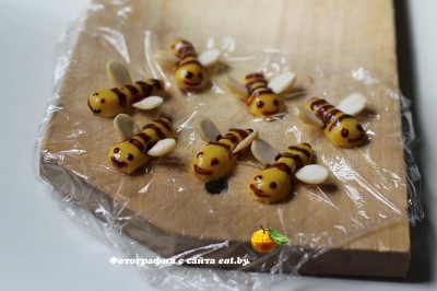 фото Пчелки для медового пирога