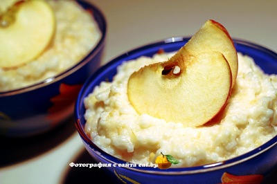 фото Молочная рисовая каша с яблоками