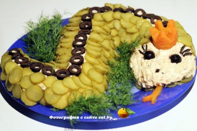 фото Новогодний салат "Змея"