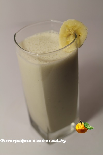 фото Молочный коктейль с мороженным и бананом